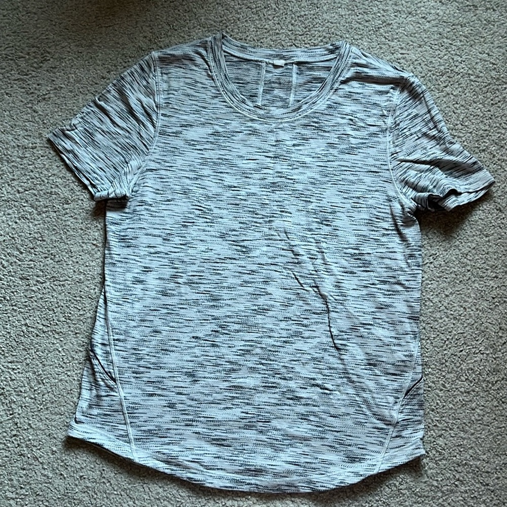 Lululemon grey T-shirt top size 6